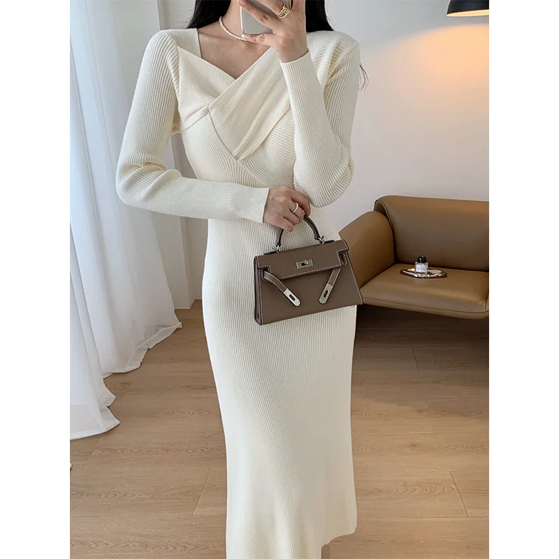 Autumn Winter Korean Knitted Long Dress Across V Neck Slim A Line Sweater Dress New Elegant Solid Women Party Robe Clothes T240
Autumn Winter Korean Knitted Long Dress Across V Neck Slim A Line Sweater Dress New Elegant Solid Women Party Robe Clothes T240