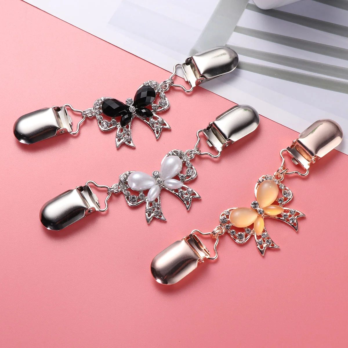 3pcs Cardigan Clasp Sweater Shawl Clips Cardigan Collar Clips Buckle Sweater Guards Clips Bowknot Charming Jewelry Accessories
3pcs Cardigan Clasp Sweater Shawl Clips Cardigan Collar Clips Buckle Sweater Guards Clips Bowknot Charming Jewelry Accessories