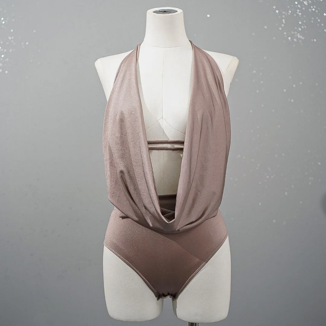 One-piece swimming costume casual fashion 2023 summer new 0414.
One-piece swimming costume casual fashion 2023 summer new 0414.