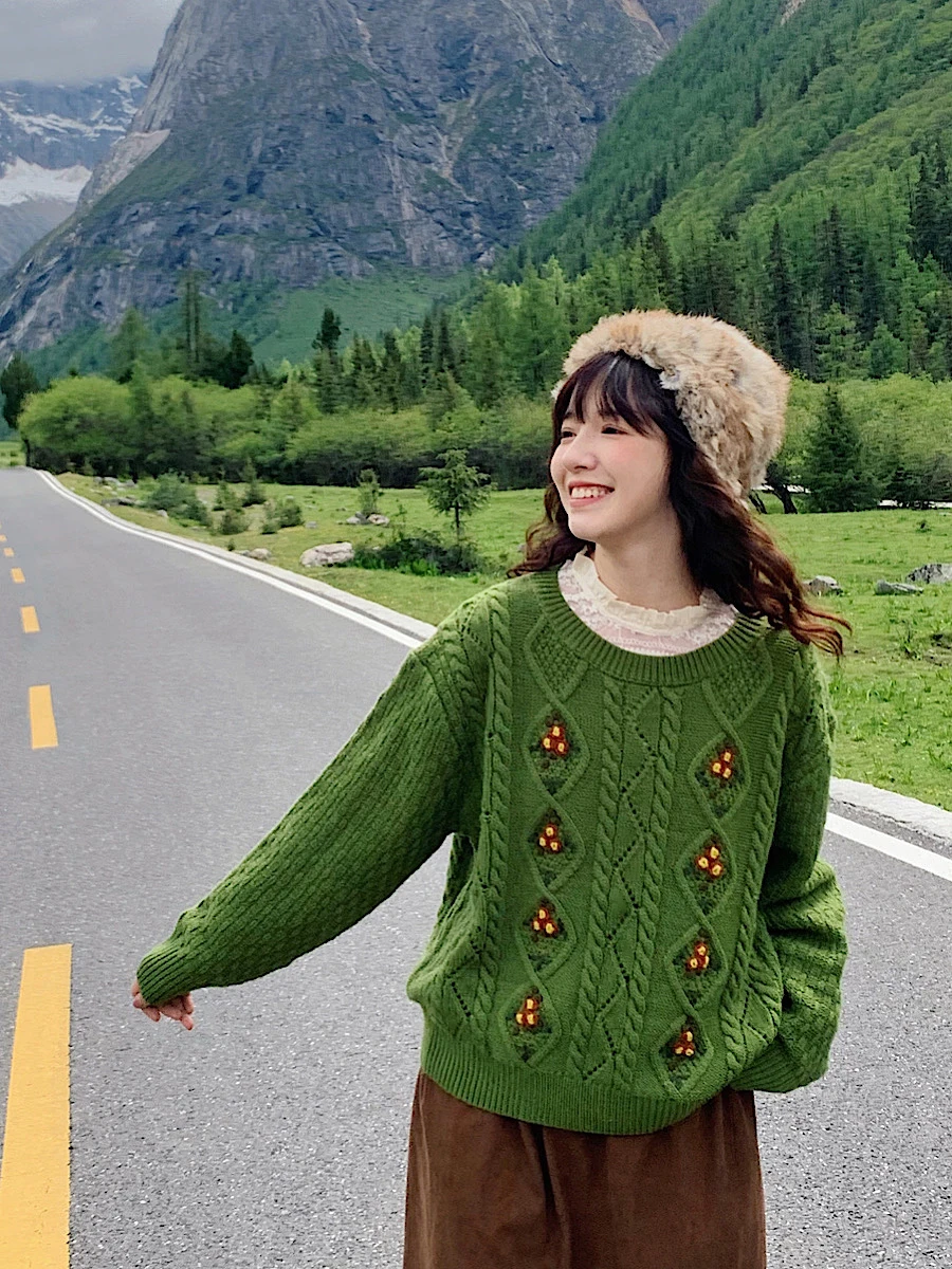 Autumn Spring Women Sweet Vintage Inspired Green Floral Embroidered Loose Thick Warm 95% Wool Pullover Sweater Jumper 118cm Bust
Autumn Spring Women Sweet Vintage Inspired Green Floral Embroidered Loose Thick Warm 95% Wool Pullover Sweater Jumper 118cm Bust