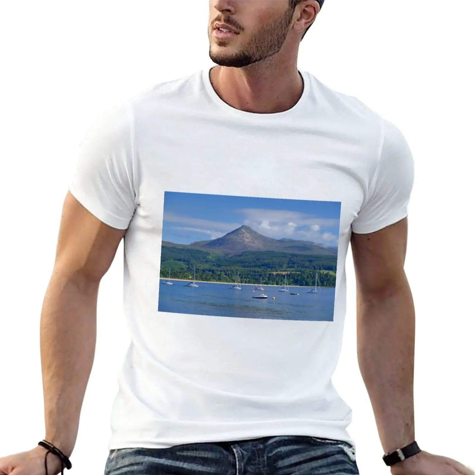 

Новая забавная футболка goatfall с изображением острова Арран, Шотландия, футболка с коротким рукавом, графическая футболка, мужские Графические футболки, большие и высокие