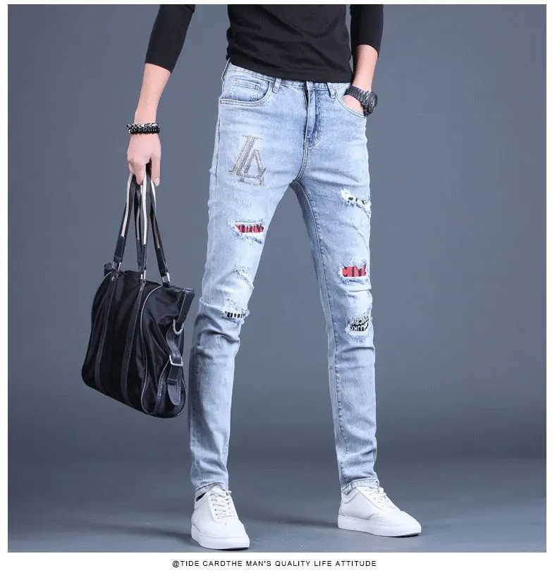 High Quality Men's Diamond Embroidery Denim Pants Ripped Decoration Casual Jeans Classic Slim-fit Style Blue Stretch Trousers;
High Quality Men's Diamond Embroidery Denim Pants Ripped Decoration Casual Jeans Classic Slim-fit Style Blue Stretch Trousers;