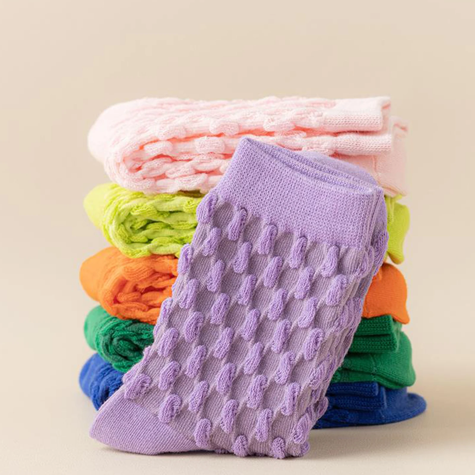 Women Fashion Sweet Socks Solid Color Bubbles Breathable Candy Color Lovely Socks Spring Fall Casual Mid-Calf Socks
Women Fashion Sweet Socks Solid Color Bubbles Breathable Candy Color Lovely Socks Spring Fall Casual Mid-Calf Socks