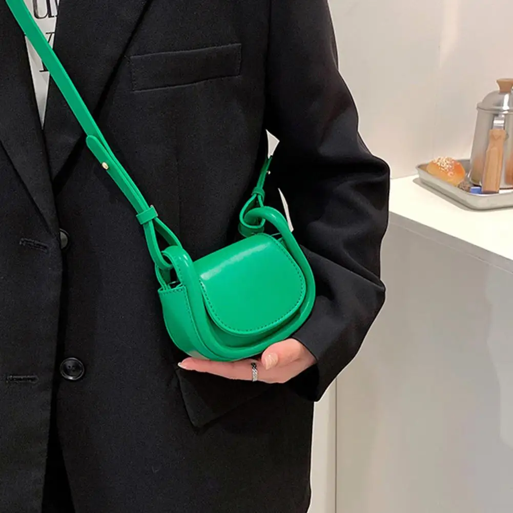 Messenger Bag Fashion Portable Compact Buckle Closure Fine Texture Storage Lightweight Mini Crossbody Phone Ladies Handbag
Messenger Bag Fashion Portable Compact Buckle Closure Fine Texture Storage Lightweight Mini Crossbody Phone Ladies Handbag