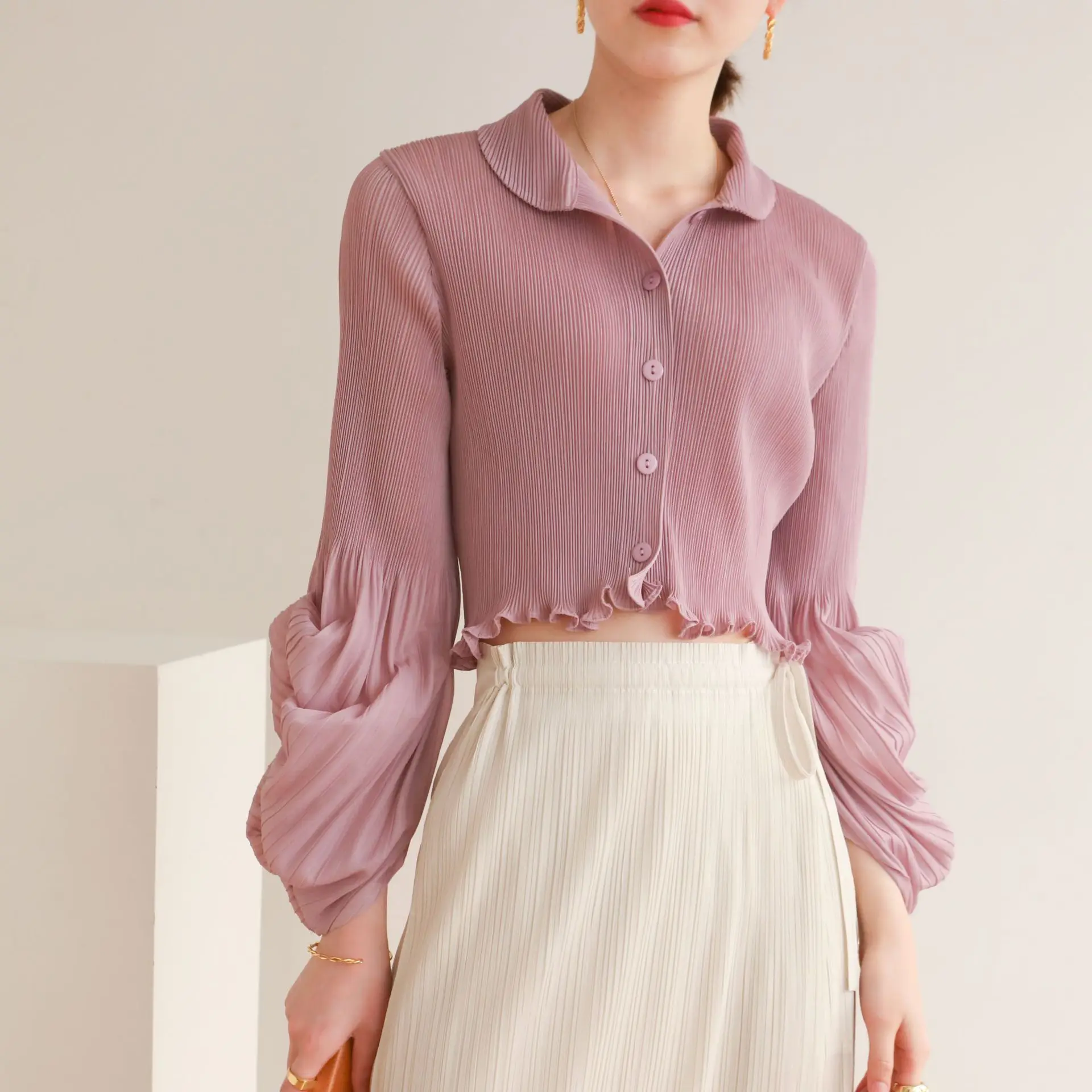 Autumn/Spring Pleats Shirt New Pleated Puff Sleeves High Fashion Designer Slim-fit Tops
Autumn/Spring Pleats Shirt New Pleated Puff Sleeves High Fashion Designer Slim-fit Tops