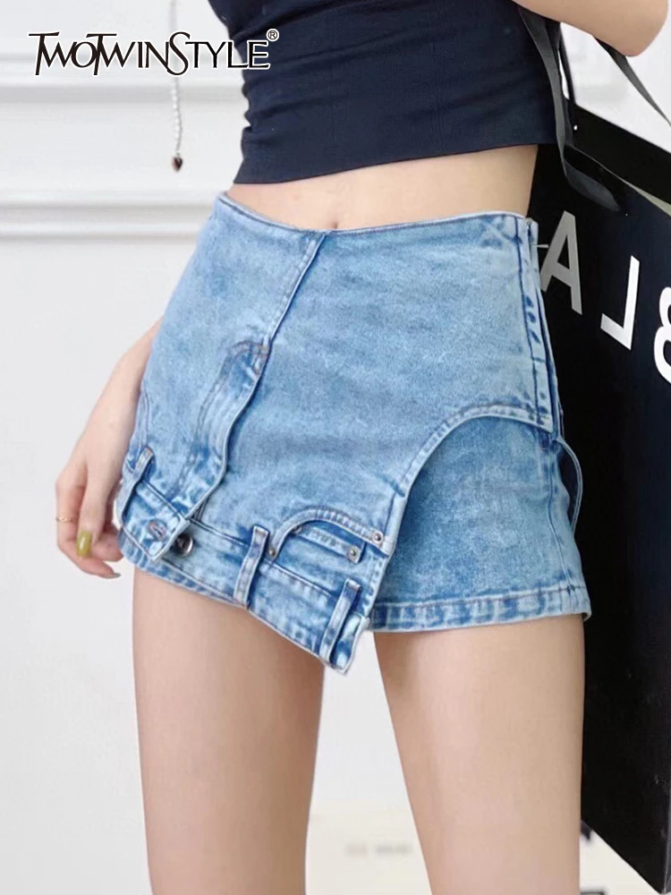 TWOTWINSTYLE Patchwork Asymmetrical Short Pants For Women High Waist Straight Solid Minimalist Shorts Skirts Female Summer 2022
TWOTWINSTYLE Patchwork Asymmetrical Short Pants For Women High Waist Straight Solid Minimalist Shorts Skirts Female Summer 2022