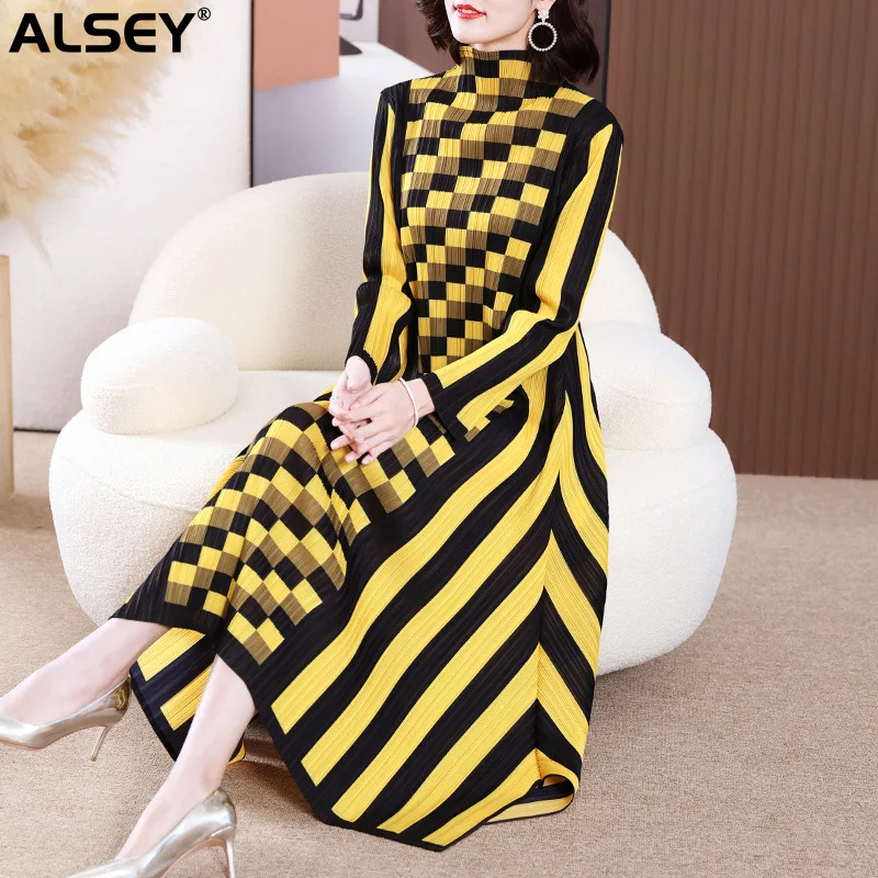 Плиссированное Платье ALSEY Miyake для женщин, Новинка осени 2024, модное длинное платье в клетку с круглым вырезом и длинным рукавом, Роскошные вечерние длинные платья
Плиссированное Платье ALSEY Miyake для женщин, Новинка осени 2024, модное длинное платье в клетку с круглым вырезом и длинным рукавом, Роскошные вечерние длинные платья