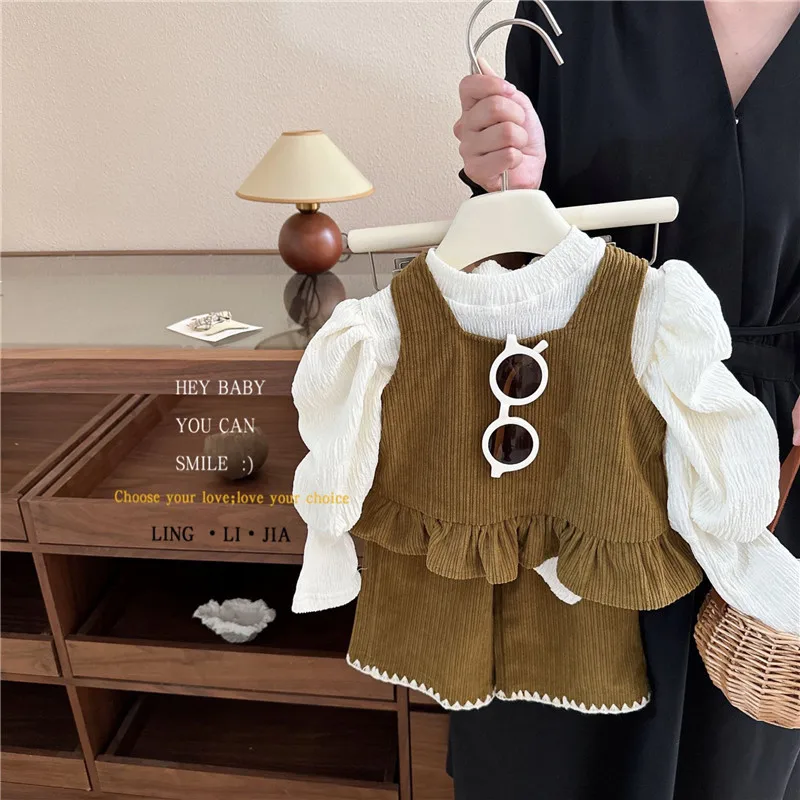 Kids Girls Spring Autumn Set New Korean Treasure Literary Artistic Lace Vest Bubble Sleeve Shirts Pants Three Piece Set Trendy
Kids Girls Spring Autumn Set New Korean Treasure Literary Artistic Lace Vest Bubble Sleeve Shirts Pants Three Piece Set Trendy
