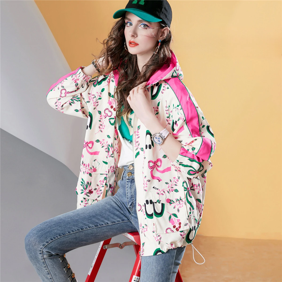 Spring and Autumn Thin Mid-length Printed Women's Coat Loose Hooded Trench Coat for women
Spring and Autumn Thin Mid-length Printed Women's Coat Loose Hooded Trench Coat for women
