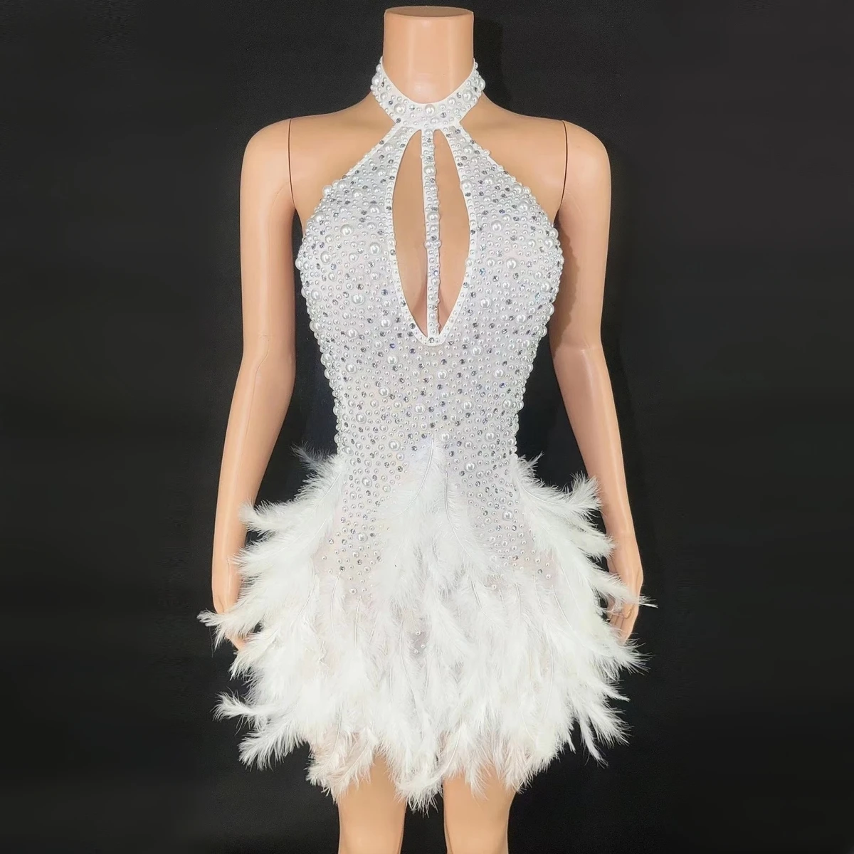 Sparkly Crystals Sleeveless Women Celebrate Birthday Evening Party Mini Dress Sexy Halter Backless Feathers Sheath Dress
Sparkly Crystals Sleeveless Women Celebrate Birthday Evening Party Mini Dress Sexy Halter Backless Feathers Sheath Dress