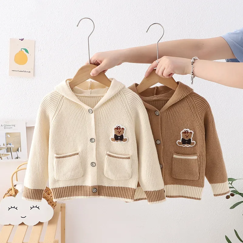 

2023 Leisure Baby Girls Cardigan Bear Pattern Knit Hoodies Spring Autumn Outwear Toddler Baby Boy Knitwear Pockets Coat GY09271