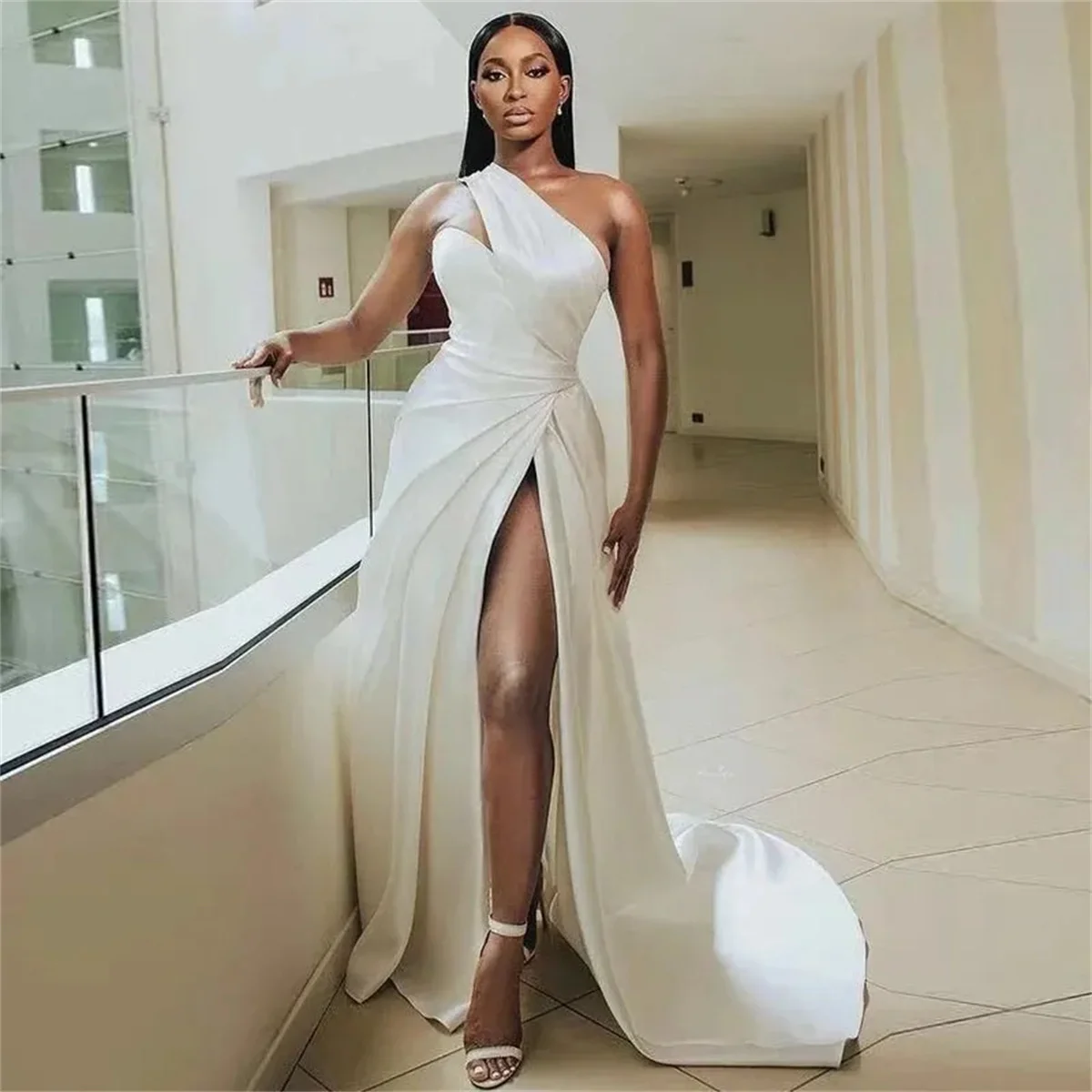 Elegant One Shoulder Side Split Wedding Gowns For Arabic Women 2023White Satin Plus Size Bridal Dresses Ruched Vestido De Noiva
Elegant One Shoulder Side Split Wedding Gowns For Arabic Women 2023White Satin Plus Size Bridal Dresses Ruched Vestido De Noiva