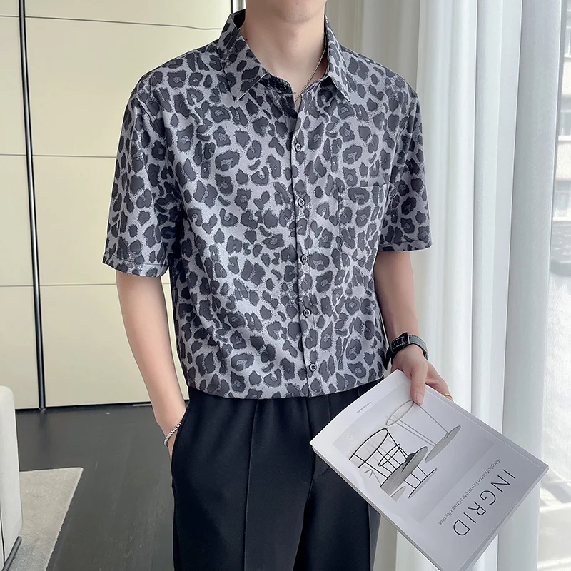 Fashion Summer Sexy Leopard Print Short Sleeve Shirts For Men Clothing 2023 Turn Down Collar Loose Casual Thin Tuxedo Blouses
Fashion Summer Sexy Leopard Print Short Sleeve Shirts For Men Clothing 2023 Turn Down Collar Loose Casual Thin Tuxedo Blouses