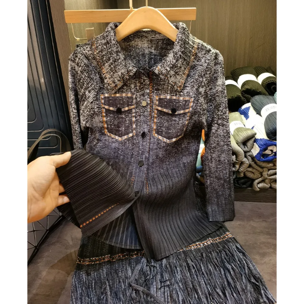 Faux Denim Gradient Printing Pleated Suit Women Temperament Collar Shirt Miyake Tassel Half-body Skirt Two-piece Simple Loose
Faux Denim Gradient Printing Pleated Suit Women Temperament Collar Shirt Miyake Tassel Half-body Skirt Two-piece Simple Loose