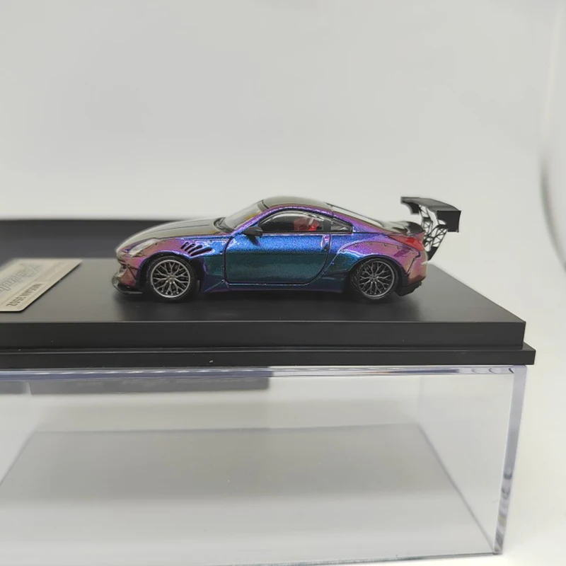 

Diecast 1/64 Scale Lady 350Z Chameleon High-tail Coupe Alloy Classic Nostalgic Car Model Collectible Toy Gift Souvenir Display