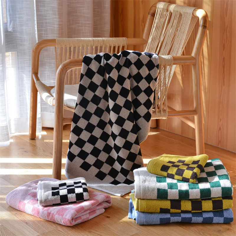 Checkerboard Grid Pure Cotton Bath Towel Retro Plaid Color Blocking Washing Face Hand Towels Absorbent Gift 140x170cm For Home
Checkerboard Grid Pure Cotton Bath Towel Retro Plaid Color Blocking Washing Face Hand Towels Absorbent Gift 140x170cm For Home