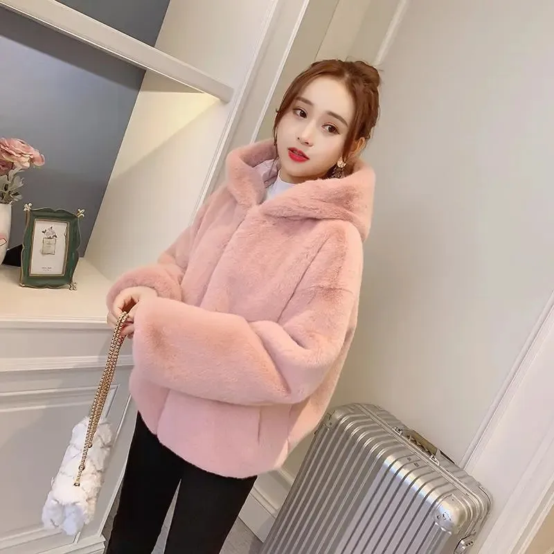 Plush Jacket Women Winter Imitation Rex Rabbit Fur Coat Thick Warm Hooded Female Jacket Casual Short Outerwear 2022 Hot Sale
Plush Jacket Women Winter Imitation Rex Rabbit Fur Coat Thick Warm Hooded Female Jacket Casual Short Outerwear 2022 Hot Sale