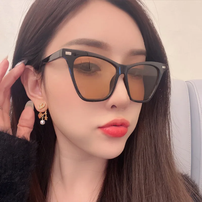 Cat Eye Sunglasses Woman Vintage Black Cateye Sunglasses Female High Quality Retro Glasses Women Luxury Oculos De Sol
Cat Eye Sunglasses Woman Vintage Black Cateye Sunglasses Female High Quality Retro Glasses Women Luxury Oculos De Sol