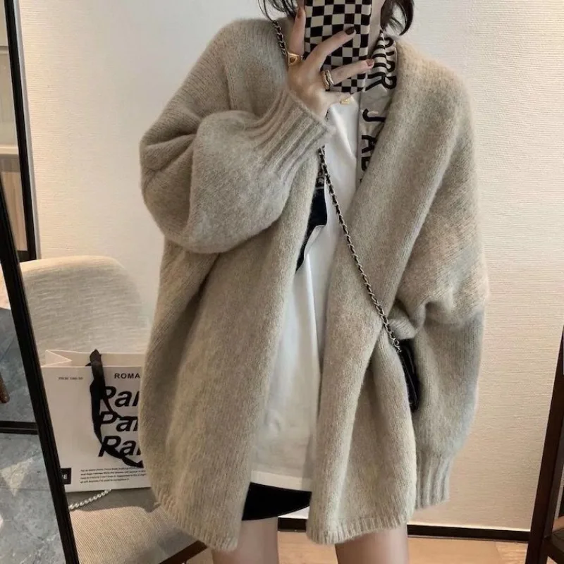 Sweater Knitted Coat 2023 Autumn/Winter Versatile Korean Edition Outwear Gentle Mid length Solid Sweater Cardigan for Women
Sweater Knitted Coat 2023 Autumn/Winter Versatile Korean Edition Outwear Gentle Mid length Solid Sweater Cardigan for Women