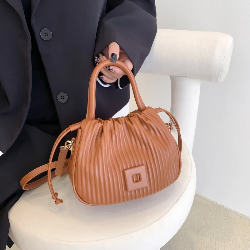 

Luxury Band Design Pleated Handbag and Purse Shoulder Crossbody Bag for Women 2022 New Totes Fashion Messenger Bag High Quality