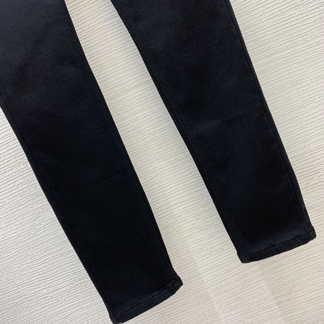 The New Autumn And Winter Women's High-Waisted Black Thickened Micro-Elastic Small Foot Pants Are Extremely Comfortable
The New Autumn And Winter Women's High-Waisted Black Thickened Micro-Elastic Small Foot Pants Are Extremely Comfortable
