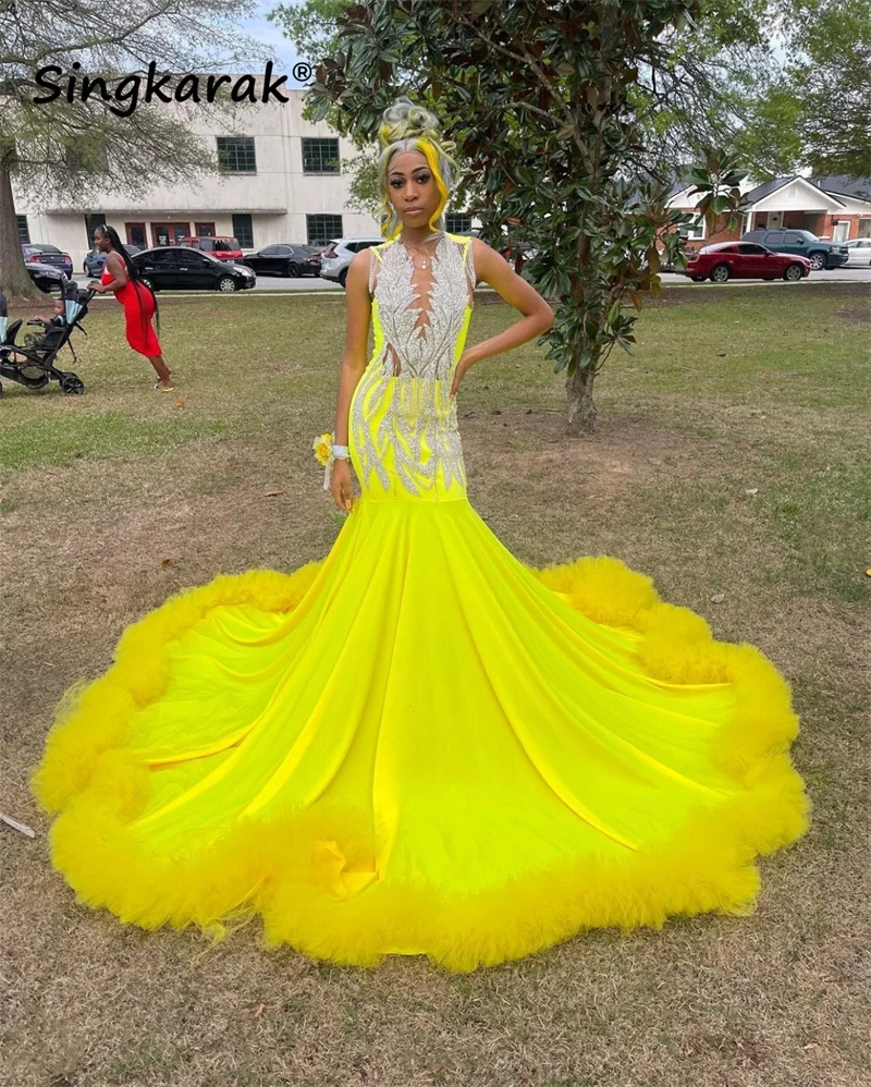 Yellow Velvet Long Prom Dress 2024 For Black Girls Beading Crystal Rhinestones Ruffles Birthday Party Evening Gown Vestidos
Yellow Velvet Long Prom Dress 2024 For Black Girls Beading Crystal Rhinestones Ruffles Birthday Party Evening Gown Vestidos