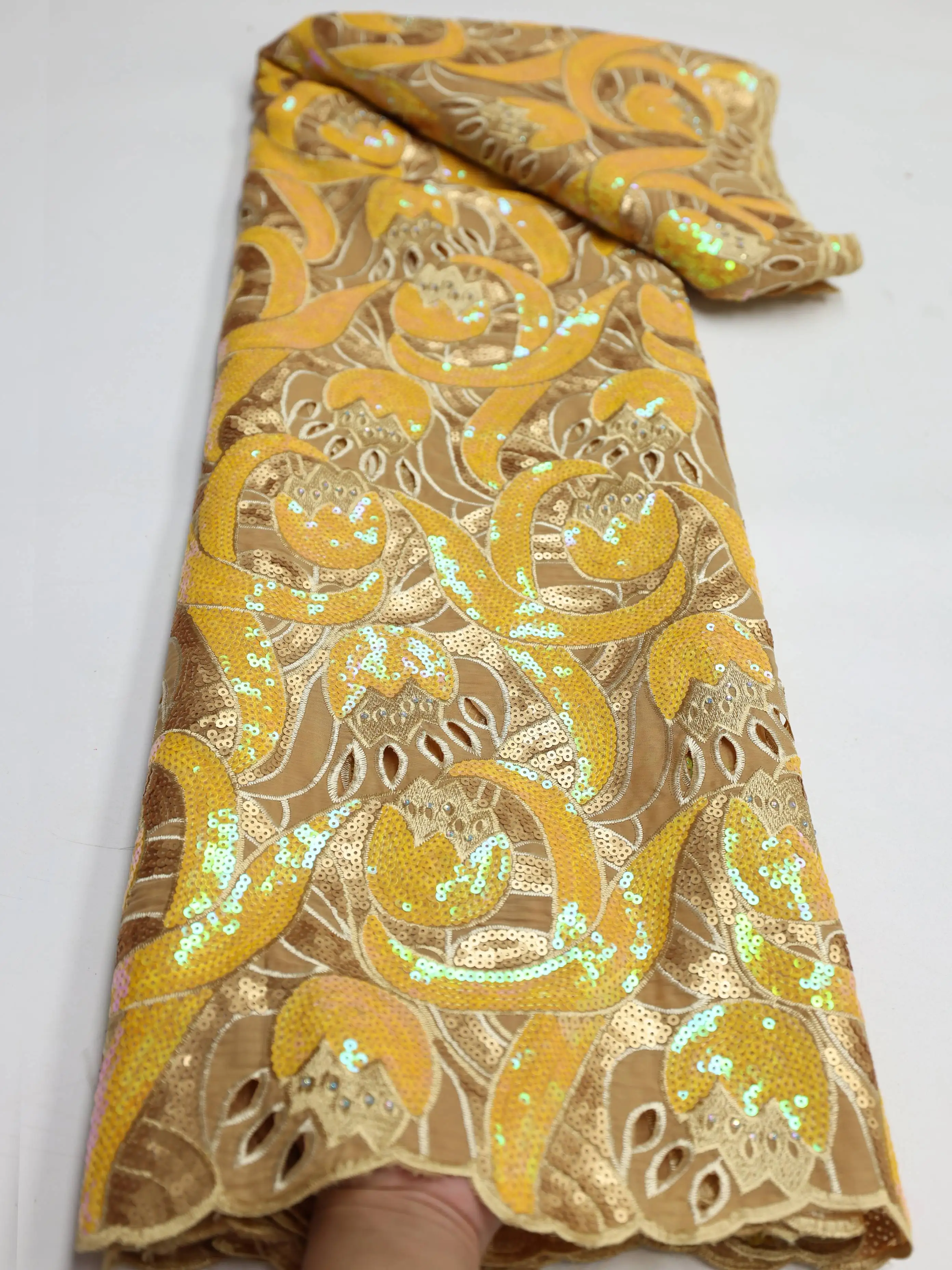 PGC Luxury Gold Double Net African Lace Fabric High Quality Shiny Sequins Tulle Embroidery French Mesh Lace for Bridal Dress Sew
PGC Luxury Gold Double Net African Lace Fabric High Quality Shiny Sequins Tulle Embroidery French Mesh Lace for Bridal Dress Sew