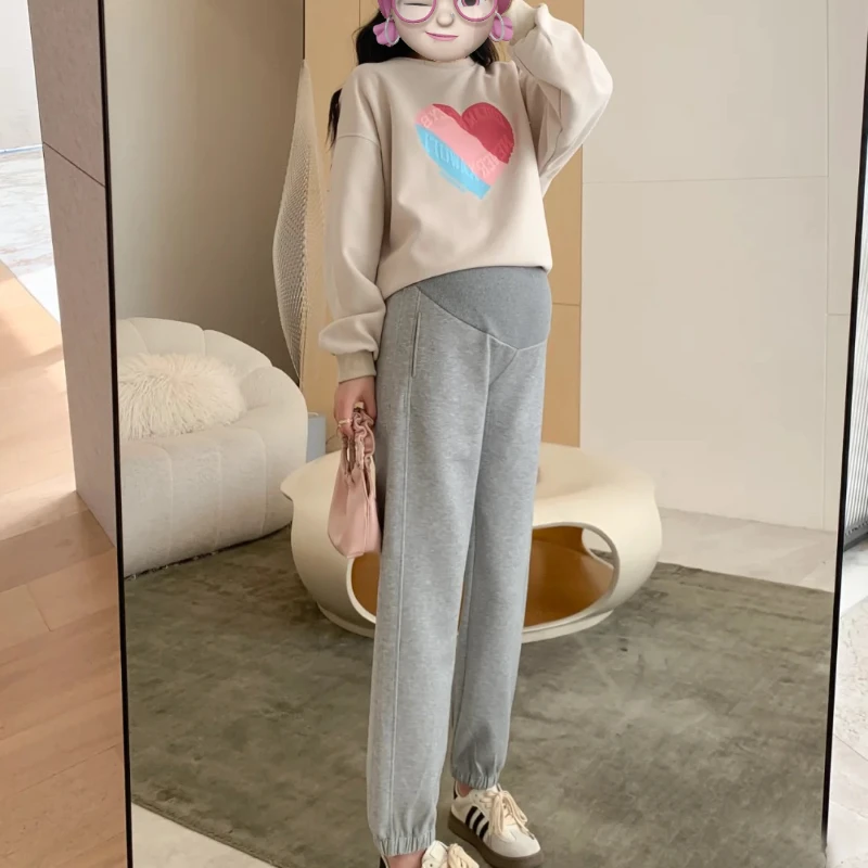2024 Spring Maternity Sports Trousers Slim Hem High Waist Loose Casual Pregnant Woman Sweatpants Plus Size Pregnancy Belly Pants 
2024 Spring Maternity Sports Trousers Slim Hem High Waist Loose Casual Pregnant Woman Sweatpants Plus Size Pregnancy Belly Pants