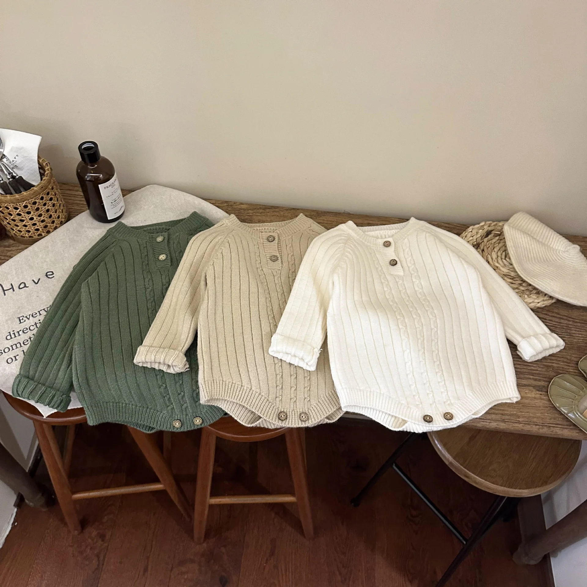 2024 Spring Autumn Newborn Baby Knitted Twist Long Sleeve Sweater Bodysuit Solid Fashion Boy Girl Infant Cotton Casual Onesie
2024 Spring Autumn Newborn Baby Knitted Twist Long Sleeve Sweater Bodysuit Solid Fashion Boy Girl Infant Cotton Casual Onesie