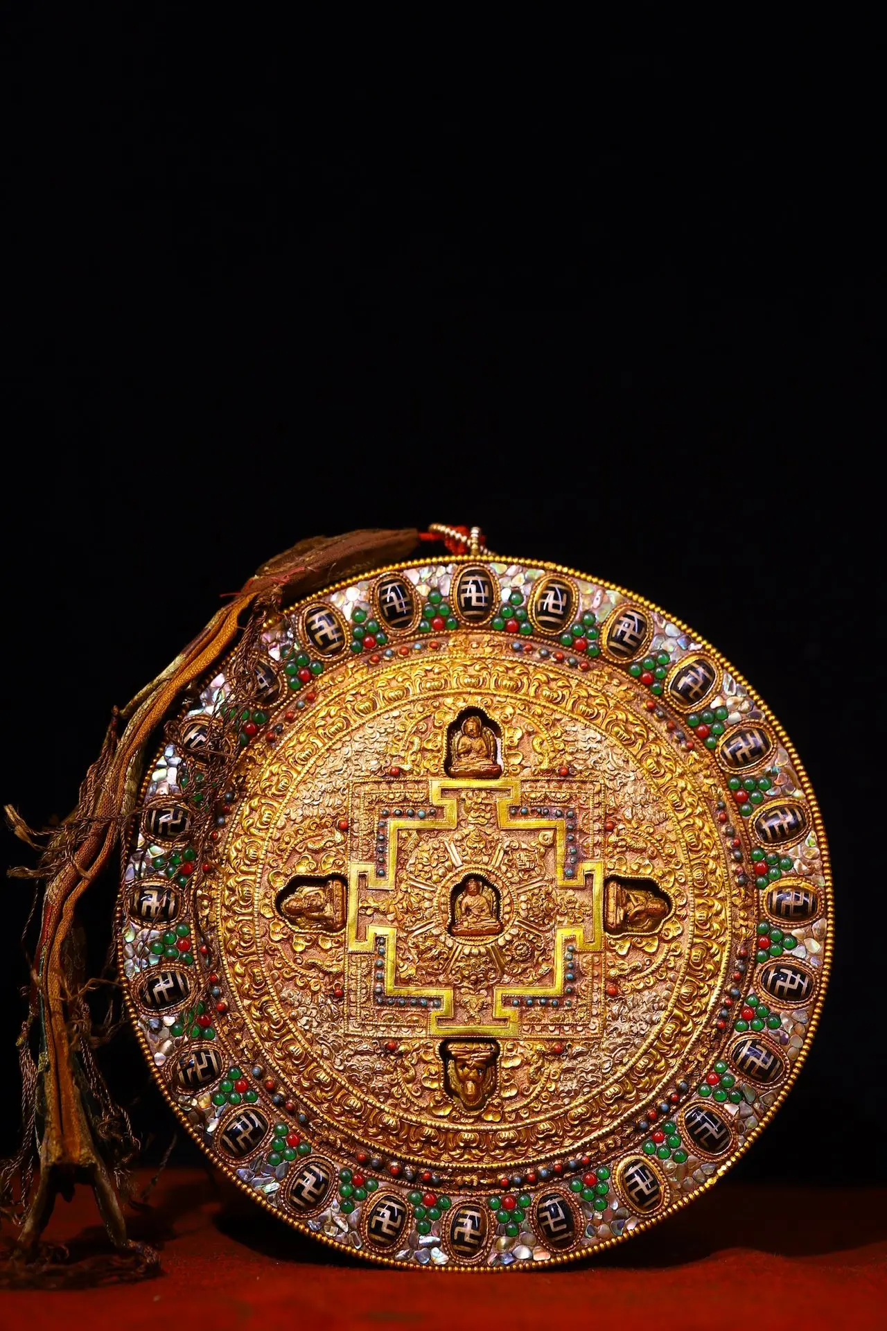9"Tibetan Temple Collection Old Tibetan Silver Gilded Mosaic Gem gZi Beads Five Buddha Buddhist Niche Thangka Worship Hall
9"Tibetan Temple Collection Old Tibetan Silver Gilded Mosaic Gem gZi Beads Five Buddha Buddhist Niche Thangka Worship Hall