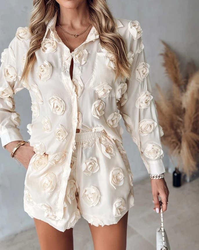 

Women's Urban Style Suits 2024 Spring/summer Latest Turn Down Collar Rose Detail Button Long Sleevetop&pocket Design Shorts Set