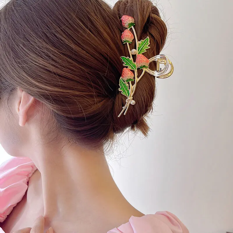 Korean New Strawberry Grab Clips Women's Elegant Metal Crab Hair Clips Girls Hair Accessories Hairstyle Making Accessories
Korean New Strawberry Grab Clips Women's Elegant Metal Crab Hair Clips Girls Hair Accessories Hairstyle Making Accessories
