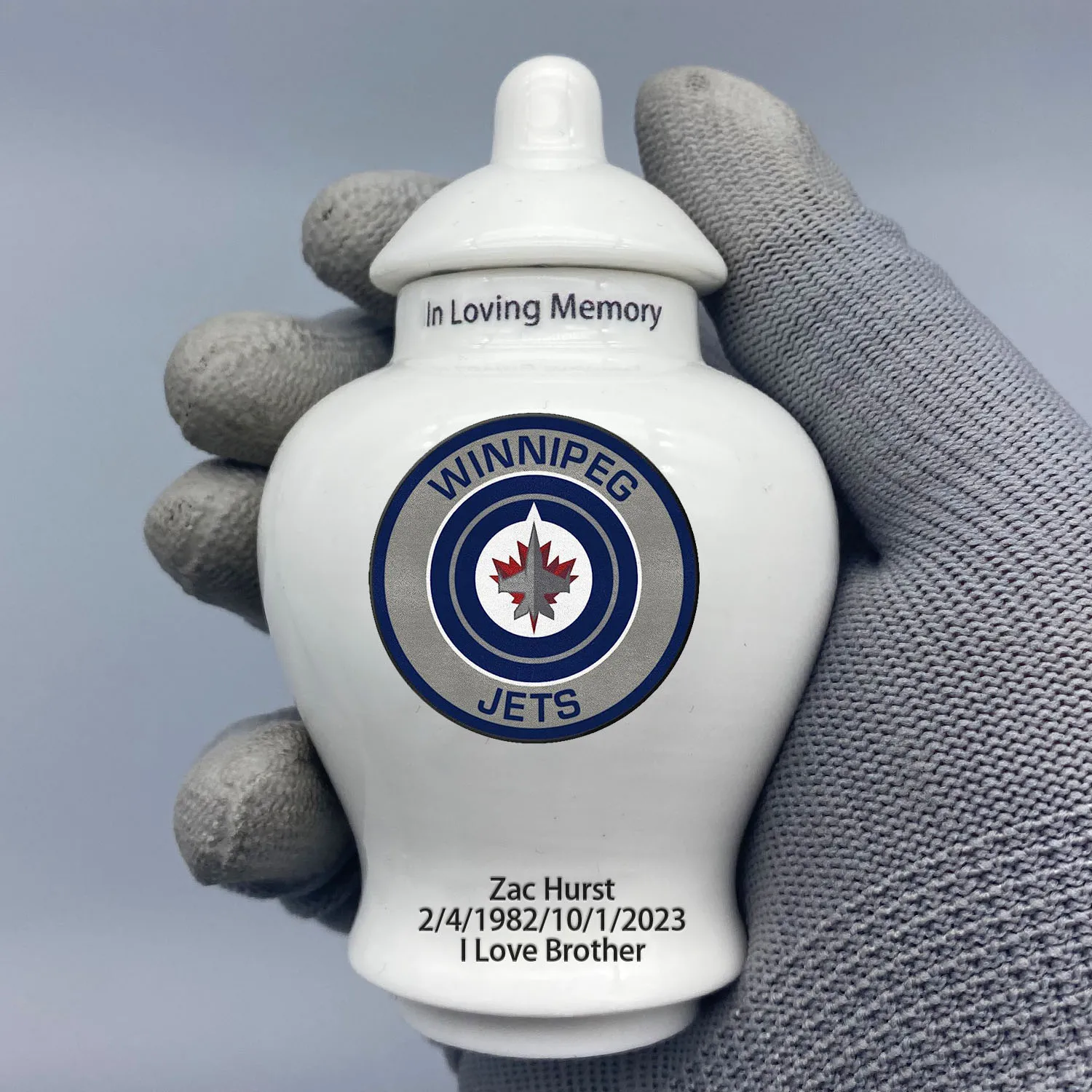 

Mini Urn for Winnipeg Jets- Hockey themed customize Urn.Send me the name/date you want to appear on the urn by Remarks Message