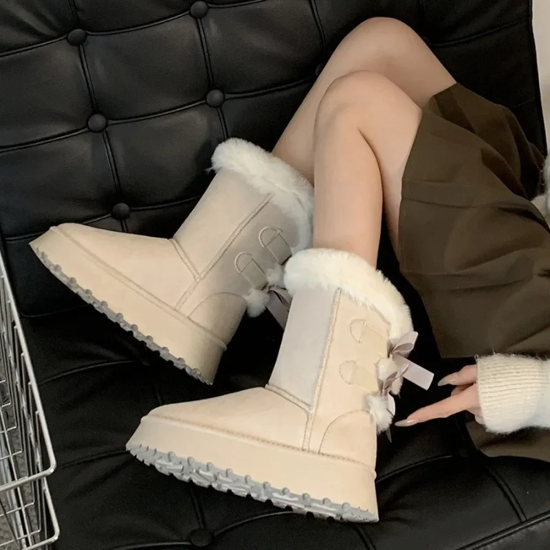 Winter Suede Warm Snow Boots Women Korean New Simple Lace Up Causal Thicked Plush Fluffy Anti-cold Boots Platform Cotten Shoes
Winter Suede Warm Snow Boots Women Korean New Simple Lace Up Causal Thicked Plush Fluffy Anti-cold Boots Platform Cotten Shoes