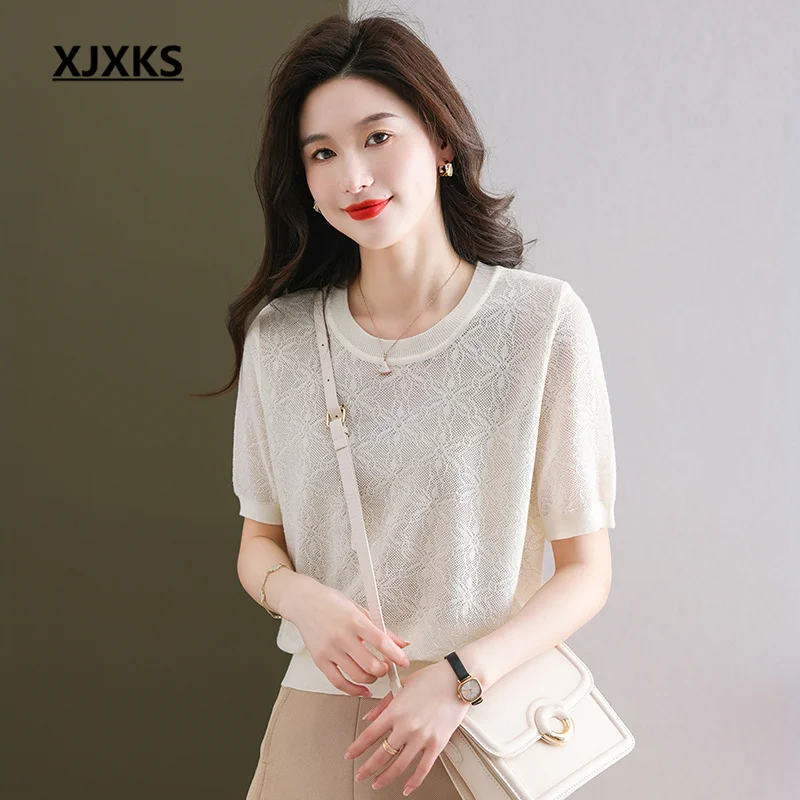 XJXKS 2023 Summer New Round Neck Short-sleeved Tops Women's T-shirt Fashion Lace High-end Mulberry Silk Knit Thin Blouse
XJXKS 2023 Summer New Round Neck Short-sleeved Tops Women's T-shirt Fashion Lace High-end Mulberry Silk Knit Thin Blouse