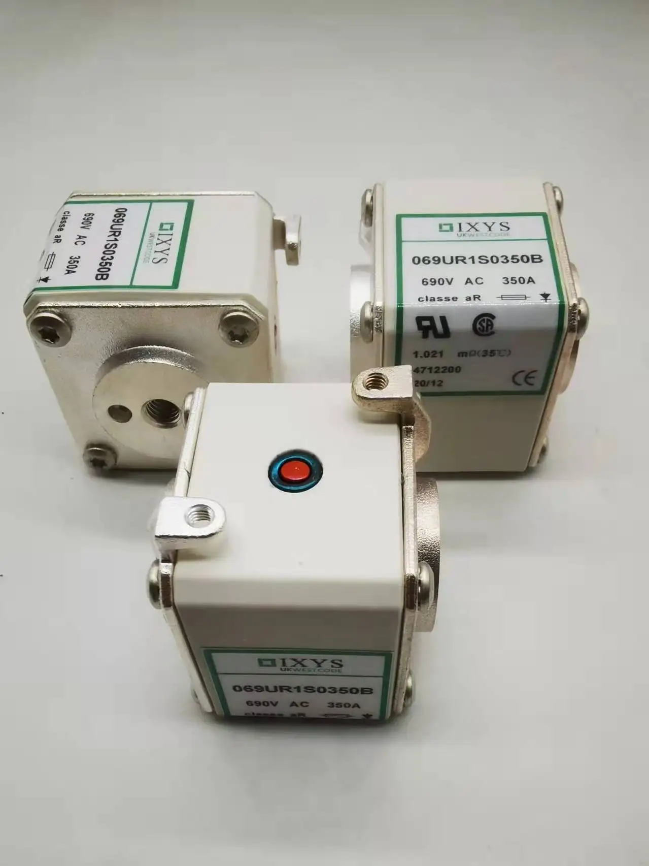 New Fuses Module 069UR1S0160B 069UR1S0200B 069UR1S0250B 069UR1S0315B 069UR1S0350B 069UR1S0400B 690V
New Fuses Module 069UR1S0160B 069UR1S0200B 069UR1S0250B 069UR1S0315B 069UR1S0350B 069UR1S0400B 690V