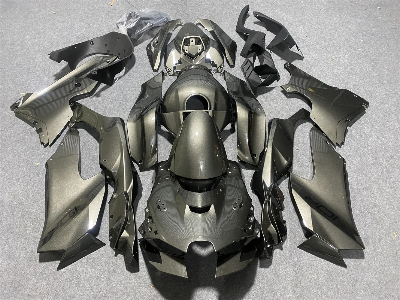 Motorcycle Fairing kit for Kawasaki ZX-10R 21-23 Year 10R 2021 2022 2023 Fairing Metallic grey 
Motorcycle Fairing kit for Kawasaki ZX-10R 21-23 Year 10R 2021 2022 2023 Fairing Metallic grey