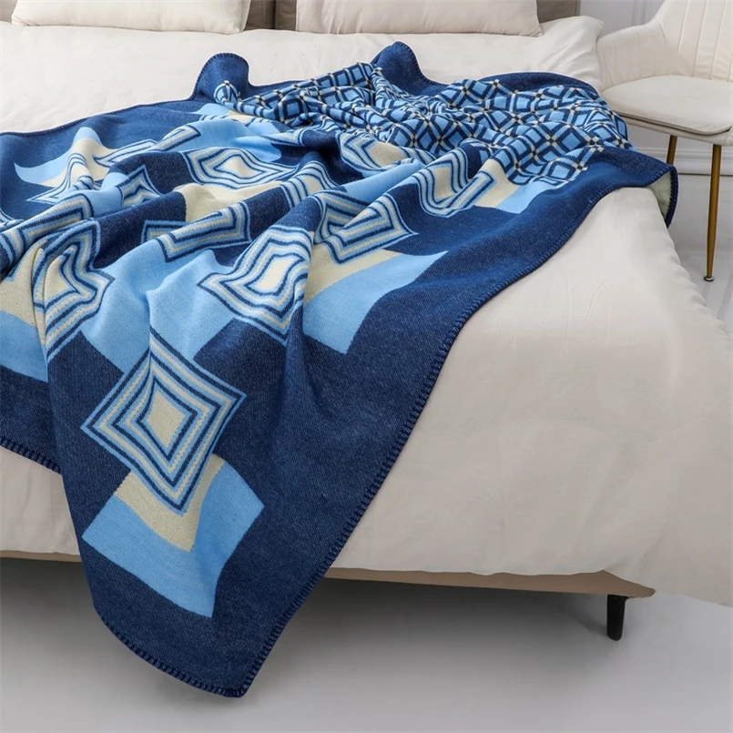 

Light Luxury Simple Blue Jacquard Plaid Blanket Casual Nap Sofa Blanket Homestay Decorative Bed End Blanket