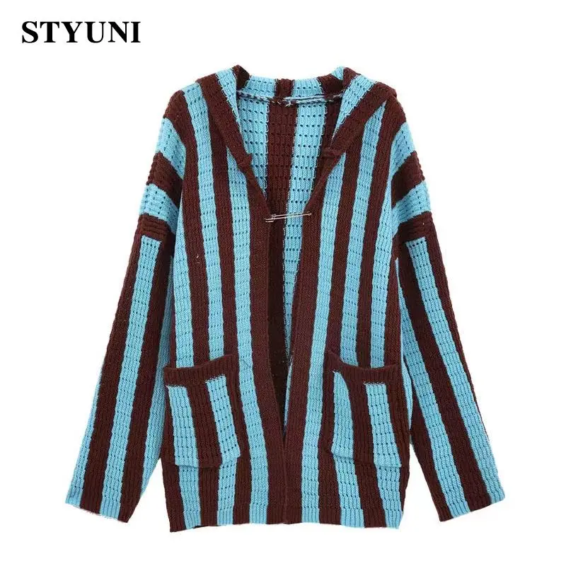 Женский трикотажный кардиган с капюшоном, винтажный хлопковый Свободный кардиган в полоску с V-образным вырезом в Корейском стиле, зима 2022
Женский трикотажный кардиган с капюшоном, винтажный хлопковый Свободный кардиган в полоску с V-образным вырезом в Корейском стиле, зима 2022