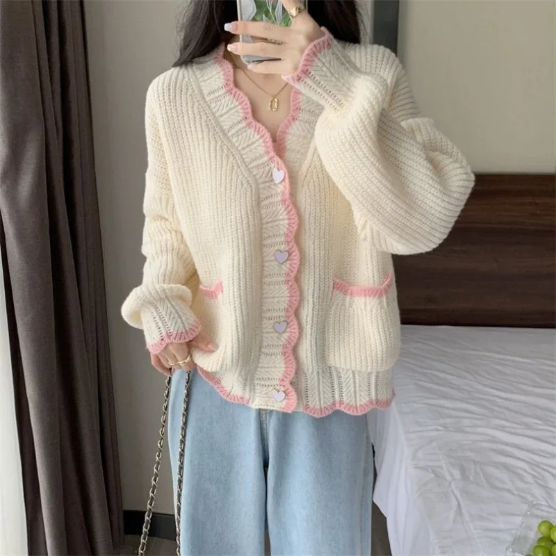 2023 Women Autumn Winter Pink Knitted Cardigan Casual Oversized Sweater Women Y2k V Neck Button Long Sleeve Embroidery Cardigans
2023 Women Autumn Winter Pink Knitted Cardigan Casual Oversized Sweater Women Y2k V Neck Button Long Sleeve Embroidery Cardigans