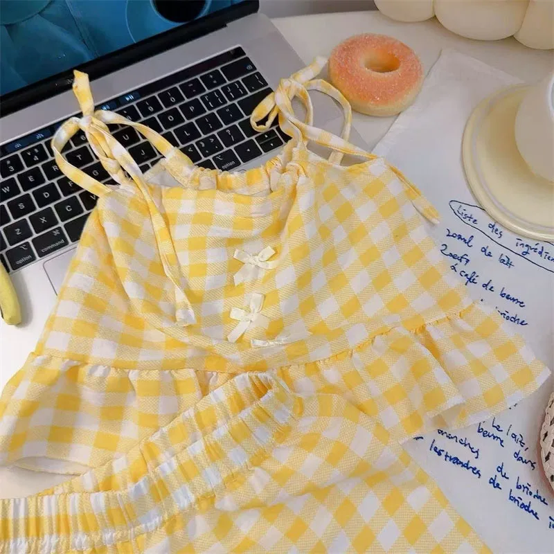 طقم صيفي جديد للبنات: شورت بحمالات وتنورة بتصميم أميرة منقوشة بفيونكة، طقم أنيق وعصري للرضع والأطفال الصغار طقم صيفي جديد للبنات: شورت بحمالات وتنورة بتصميم أميرة منقوشة بفيونكة، طقم أنيق وعصري للرضع والأطفال الصغار