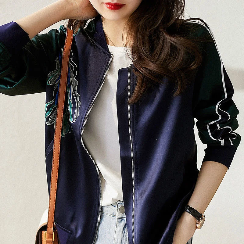 Autumn New Women Fashionable Jackets Women's Embroidery All Match Coat Female Stand-up Collar Loose Zipper Baseball Jacket
Autumn New Women Fashionable Jackets Women's Embroidery All Match Coat Female Stand-up Collar Loose Zipper Baseball Jacket
