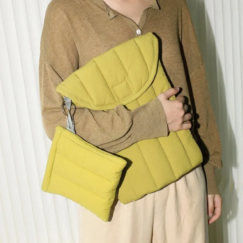 Winter Padded Ipad Bag Puffy Tablet Case Laptop Storage Bags 11 13 15.6 Inch Ladies Protective Cover Sleeve Case Female Clutch
Winter Padded Ipad Bag Puffy Tablet Case Laptop Storage Bags 11 13 15.6 Inch Ladies Protective Cover Sleeve Case Female Clutch