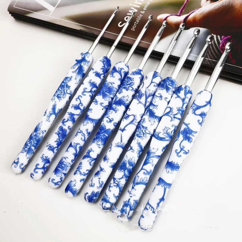 

Crochet Hook Set Ergonomic Grip Blue and White Porcelain Crochet Knitting Aluminum Crochet Needles Yarns and Wools So Weave