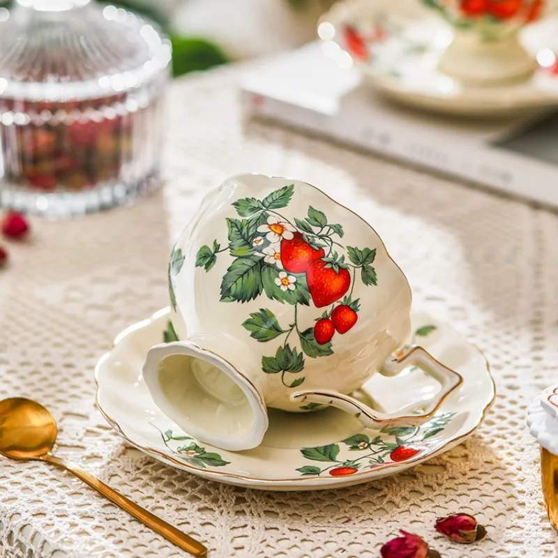 European Gilded Coffee Mug Set Retro Beautiful British Cup Plate High-grade Ceramics Western Black Tea Cup Afternoon Tea Cup
European Gilded Coffee Mug Set Retro Beautiful British Cup Plate High-grade Ceramics Western Black Tea Cup Afternoon Tea Cup