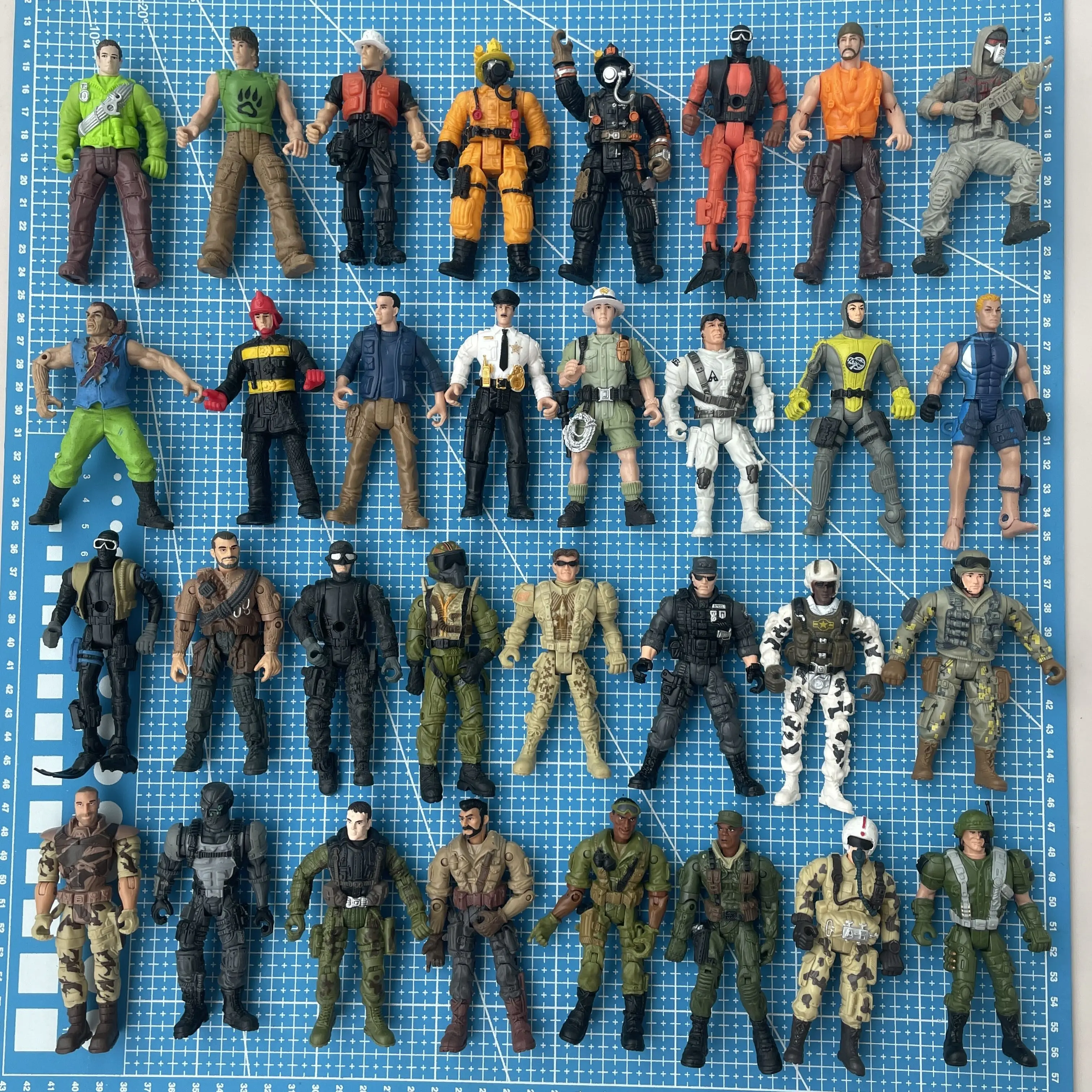 10pcs 3.75 Inch Warrior Lanard soldier Elite Force 1:18 Military Action Figure Doll Movable Dolls kids collection toys gifts
10pcs 3.75 Inch Warrior Lanard soldier Elite Force 1:18 Military Action Figure Doll Movable Dolls kids collection toys gifts