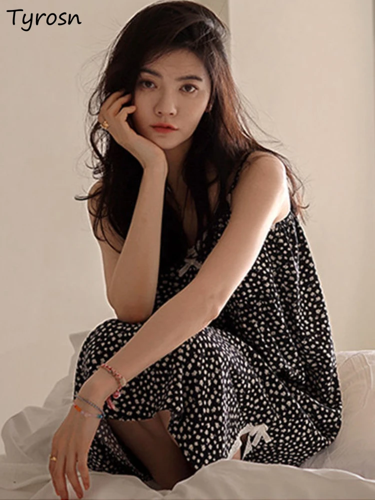 Knee-length Nightgowns Women Side-slit Sexy Elegant Sleeveless Daily Sleepwear Summer Soft Floral Baggy Design Harajuku Female
Knee-length Nightgowns Women Side-slit Sexy Elegant Sleeveless Daily Sleepwear Summer Soft Floral Baggy Design Harajuku Female