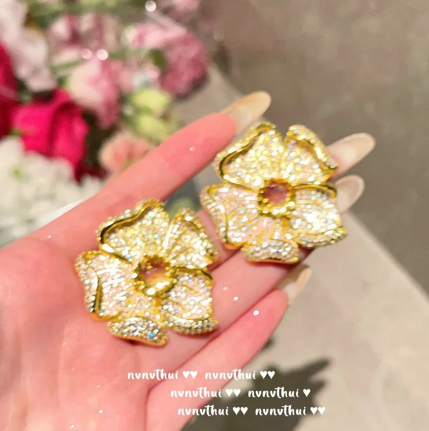 JitDoo New Design Vintage Jewelry Luxury Zircon Flower Earring Elegant For Women Shiny Wedding Party
JitDoo New Design Vintage Jewelry Luxury Zircon Flower Earring Elegant For Women Shiny Wedding Party