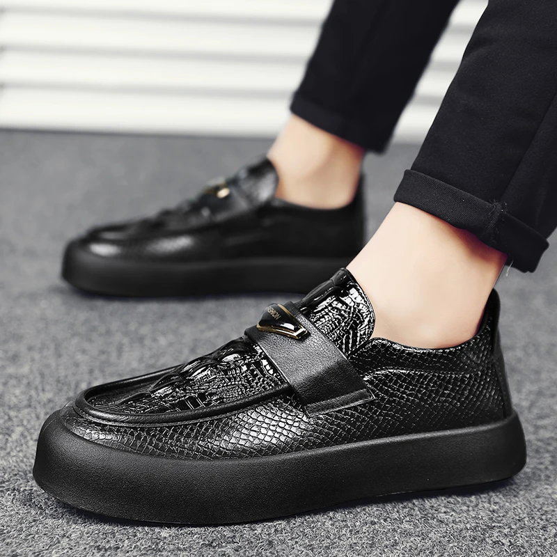 Лоферы мужские со змеиным узором, кожаные кроссовки, без шнуровки, толстая подошва, дышащие, Нескользящие, модная обувь, черные, на весну 
Лоферы мужские со змеиным узором, кожаные кроссовки, без шнуровки, толстая подошва, дышащие, Нескользящие, модная обувь, черные, на весну