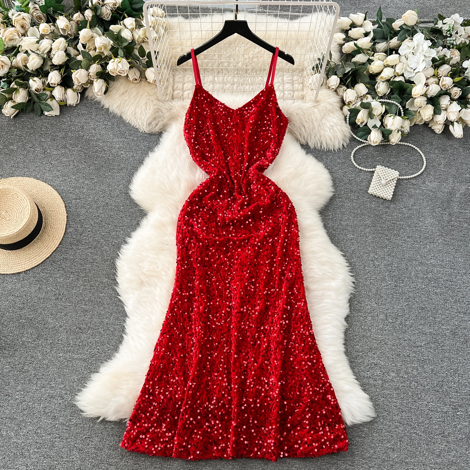 

Clothland Women Sexy Sequined Mermaid Dress Adjustable Straps Sleeveless Backless Trumpet Party Event Club Maxi Dresses QD296